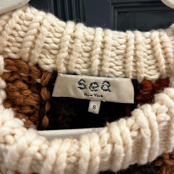 Sea Aspen Chunky Hand-Knit Wool Sweater - Picture 5 of 11